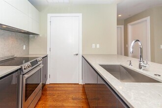 906 E 2nd St in Boston, MA - Building Photo - Building Photo