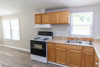 2335 US-70 in Morganton, NC - Building Photo - Building Photo