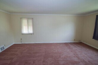 24750 Lakeshore Blvd in Euclid, OH - Building Photo - Building Photo