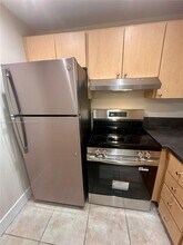 2935 NE 163rd St in North Miami Beach, FL - Building Photo - Building Photo