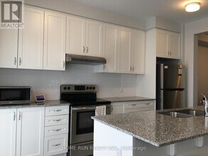 86 Kindred Row in Ottawa, ON - Building Photo - Building Photo