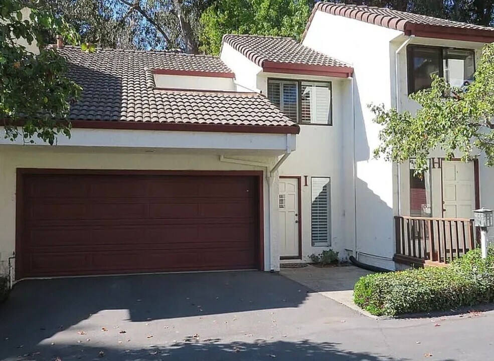 1700 Escalona Dr in Santa Cruz, CA - Building Photo