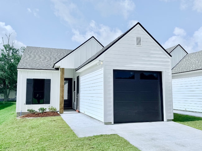 property at 114 Twin Meadow Ln