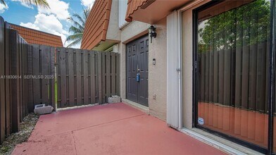 11101 SW 15th Manor in Davie, FL - Building Photo - Building Photo