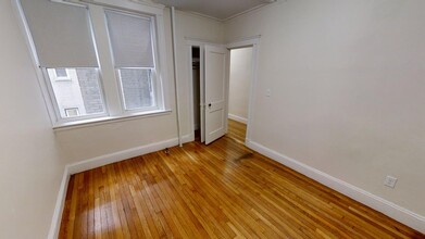 11 Park Dr, Unit #3 in Boston, MA - Building Photo - Building Photo