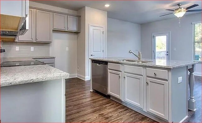6186 Ripple Wy in Atlanta, GA - Building Photo - Building Photo