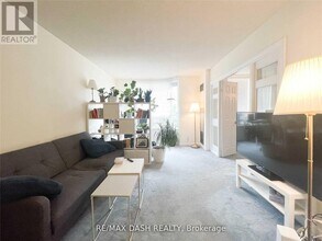 284 Bloor St W in Toronto, ON - Building Photo - Building Photo