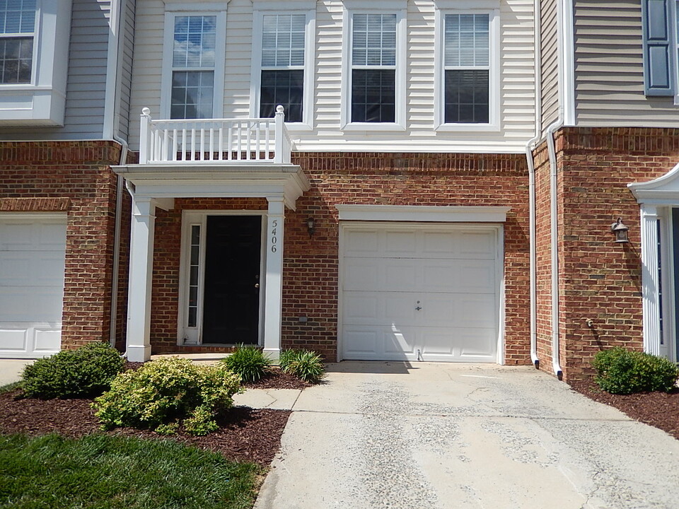 5406 Golden Arrow Ln in Raleigh, NC - Building Photo