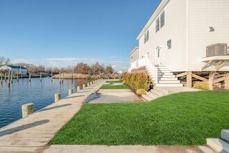 2852 Ocean Ave in Seaford, NY - Building Photo - Building Photo