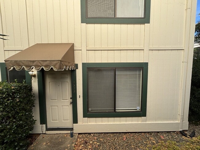 3579 Cedar Ravine Rd in Placerville, CA - Foto de edificio - Building Photo