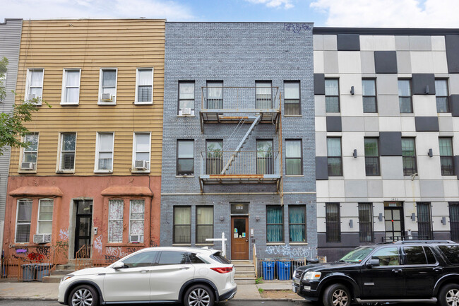 1421 Dekalb Ave in Brooklyn, NY - Building Photo - Primary Photo