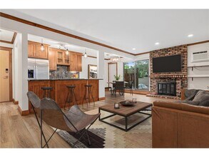 4424 Cedar Lk Rd S in Minneapolis, MN - Building Photo - Building Photo