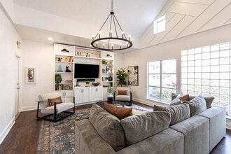 Crestline Cary in Cary, NC - Foto de edificio - Interior Photo