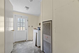 177 County Rd 2803 in Cleveland, TX - Foto de edificio - Building Photo