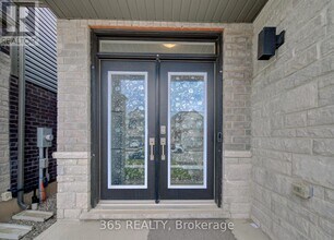227 Longboat Run W in Brantford, ON - Building Photo - Building Photo
