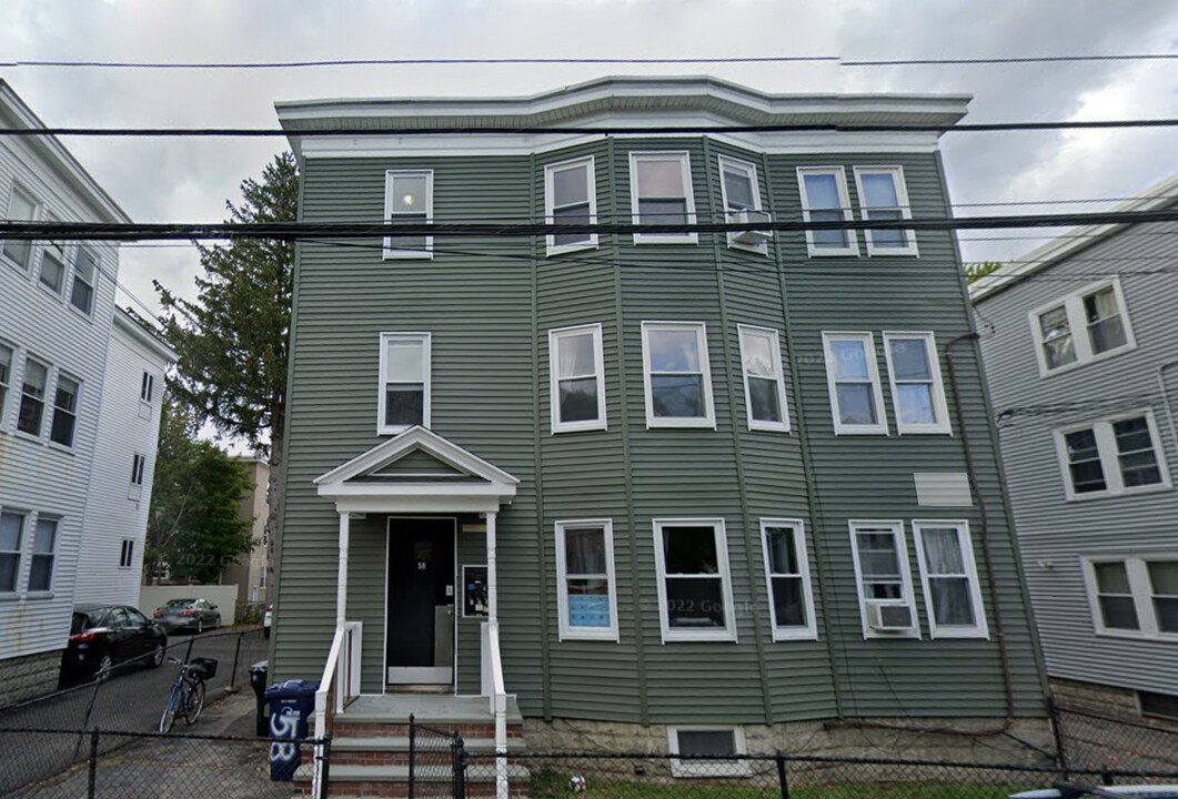 58 Brock St, Unit 3 in Boston, MA - Foto de edificio