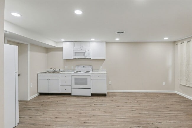 100 Old York Rd in New Cumberland, PA - Building Photo - Building Photo