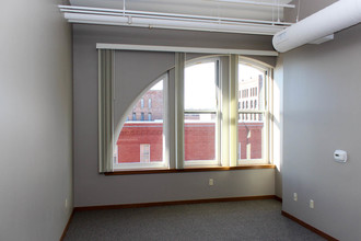 Call Terminal Apartments in Sioux City, IA - Building Photo - Building Photo