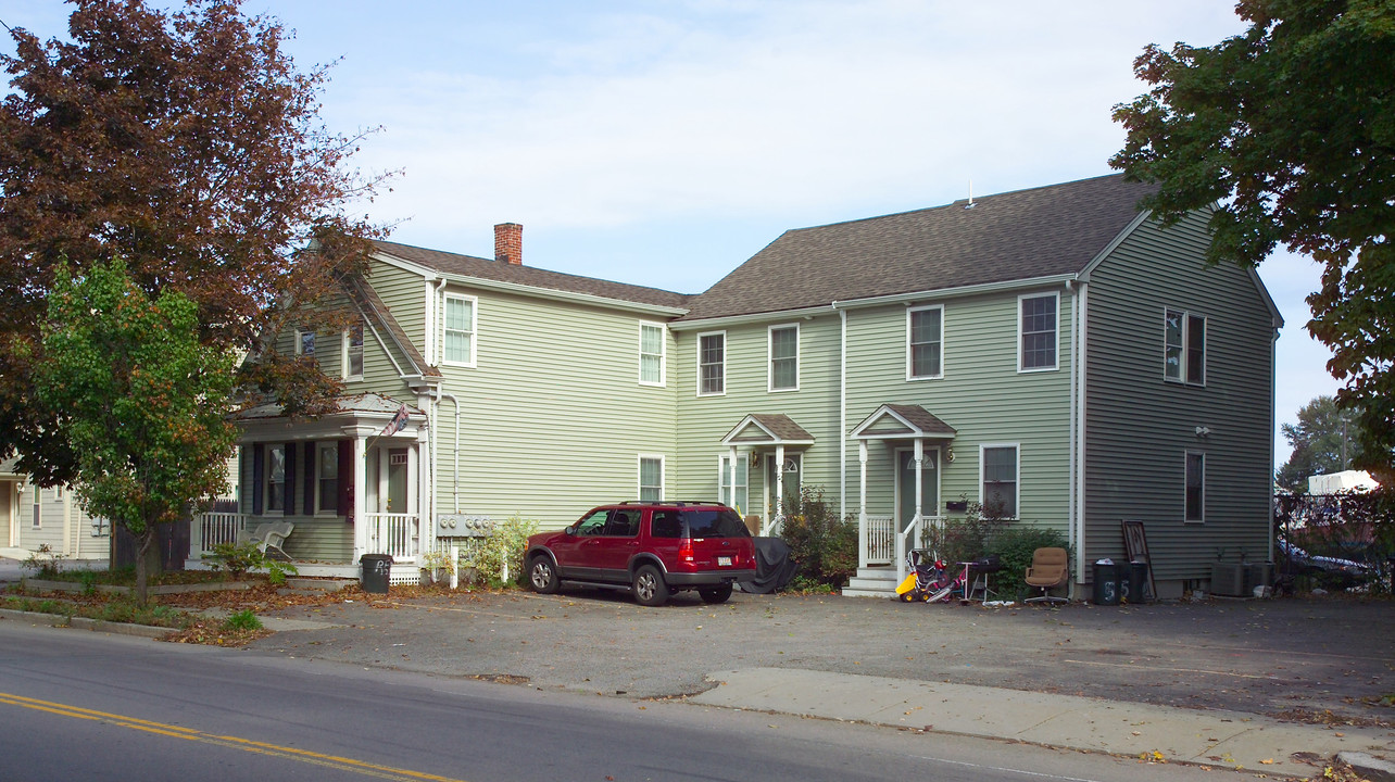 613 South St in Quincy, MA - Foto de edificio