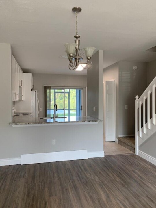 12350 Berkeley Square Dr in Tampa, FL - Building Photo