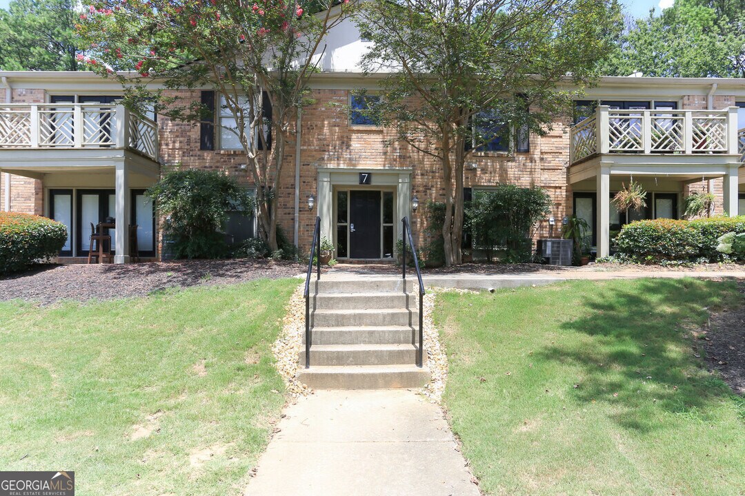 3650 Ashford Dunwoody Rd NE in Atlanta, GA - Building Photo