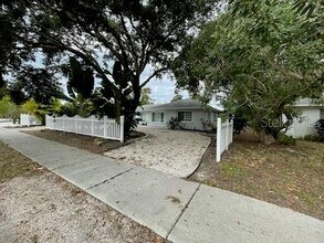 2159 Bougainvillea St in Sarasota, FL - Building Photo - Building Photo