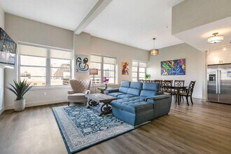 144 Elk Pl in New Orleans, LA - Building Photo - Building Photo
