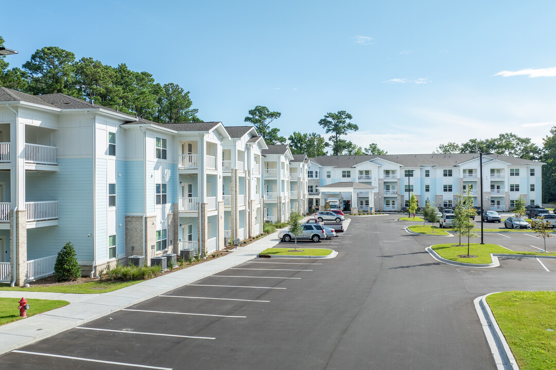 Residence at Canopy Pointe in Wilmington, NC - Building Photo