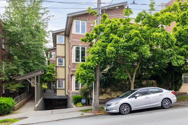 MONTIANA CONDOMINIUM in Seattle, WA - Building Photo - Building Photo