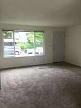 821-823-823 SE 58th Ave in Portland, OR - Building Photo - Building Photo