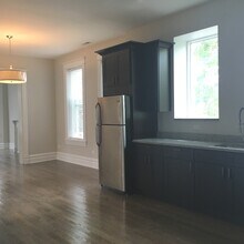 2002 S Desplaines St in Chicago, IL - Building Photo - Building Photo