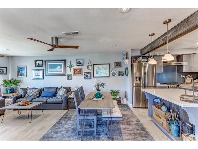 24561 Harbor View Dr, Unit #D in Dana Point, CA - Building Photo - Building Photo