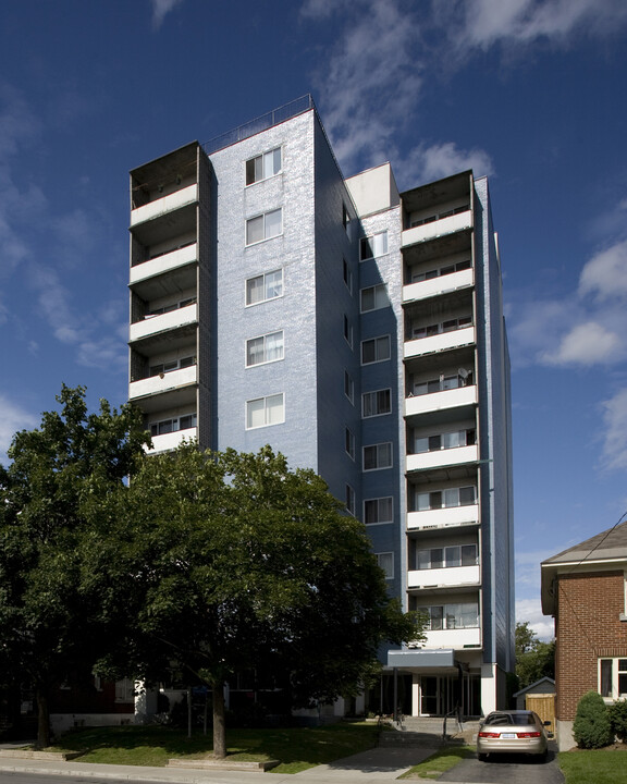 199 Holland Ave. in Ottawa, ON - Building Photo