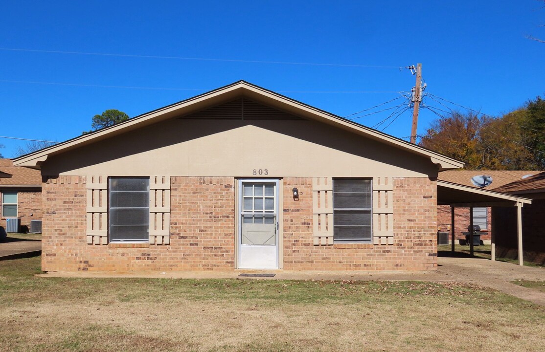 803 Oakwood St in Whitehouse, TX - Building Photo