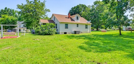 Room in House on Austin Dr in Charlotte, NC - Building Photo - Building Photo