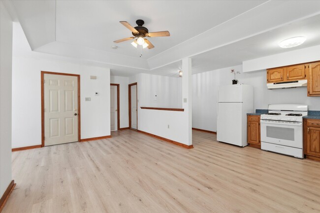 2855 E Thompson St in Philadelphia, PA - Building Photo - Interior Photo