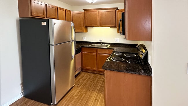 Briarwood Park Apartments in Royal Oak, MI - Building Photo - Building Photo