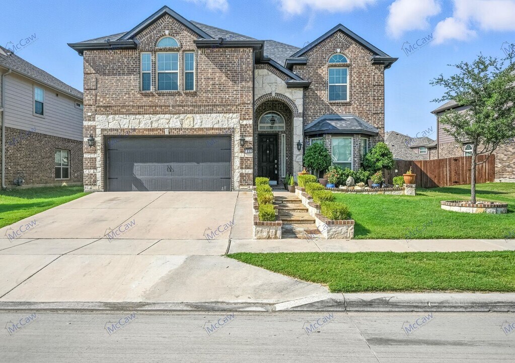 1332 Needle Cactus Dr in Fort Worth, TX - Foto de edificio