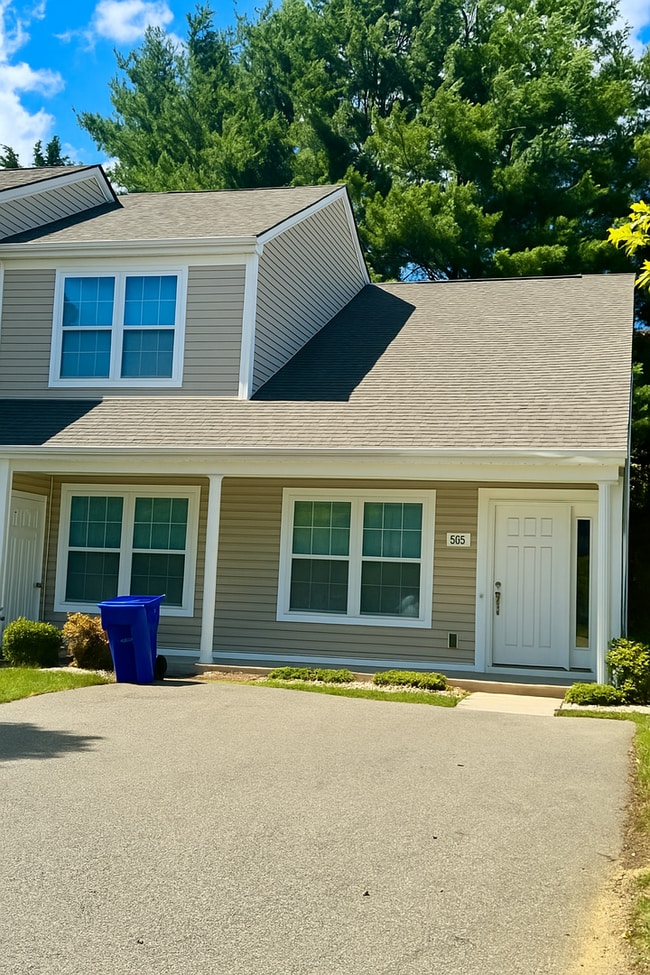 property at 505 Pin Oak Dr NW