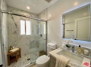 3207 W 3rd St in Los Angeles, CA - Building Photo - Building Photo