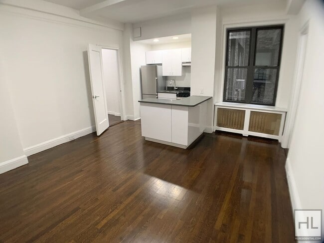 property at 140 E 46th St