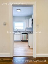 2576 Duck Creek Rd in Cincinnati, OH - Building Photo - Building Photo
