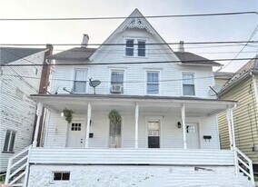 407 William St in Pen Argyl, PA - Building Photo