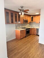 300 Lynn Shore Dr, Unit # 908 in Lynn, MA - Building Photo