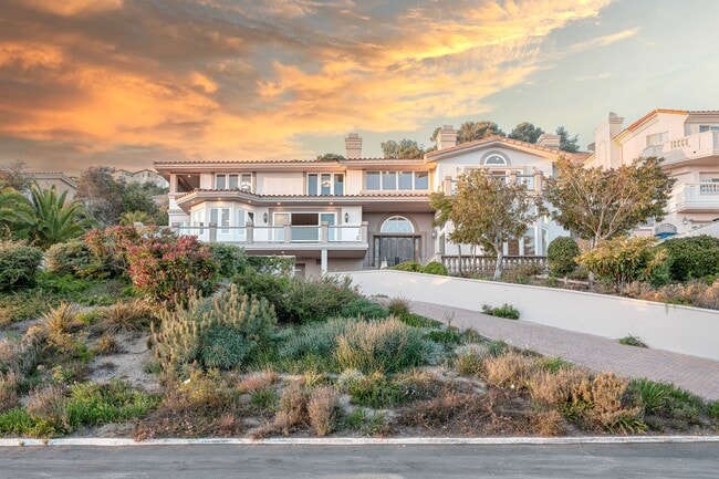 property at 3355 Palo Vista Dr