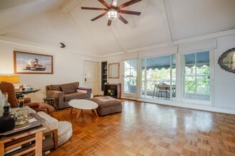 1321 Hayworth Ave in West Hollywood, CA - Foto de edificio - Building Photo