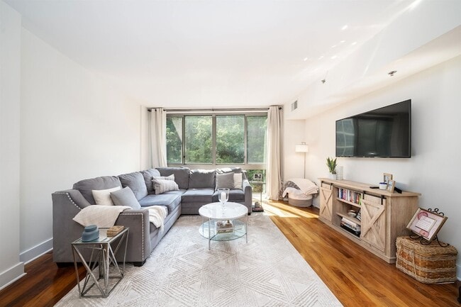 800 Jackson St in Hoboken, NJ - Building Photo - Building Photo