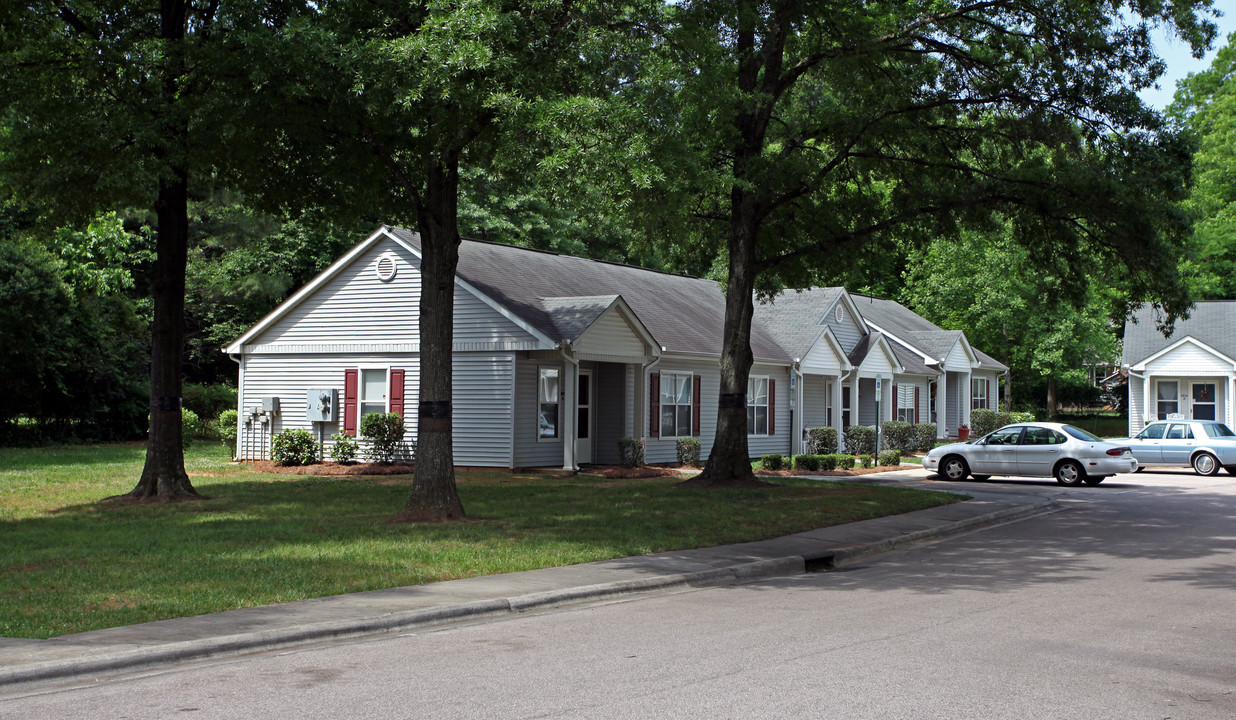 St Andrews Homes in Charlotte, NC - Foto de edificio