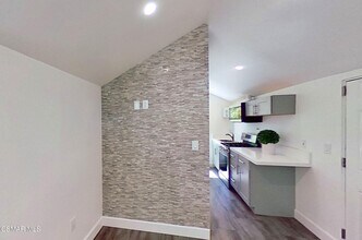 959 Rancho Rd in Thousand Oaks, CA - Building Photo - Building Photo