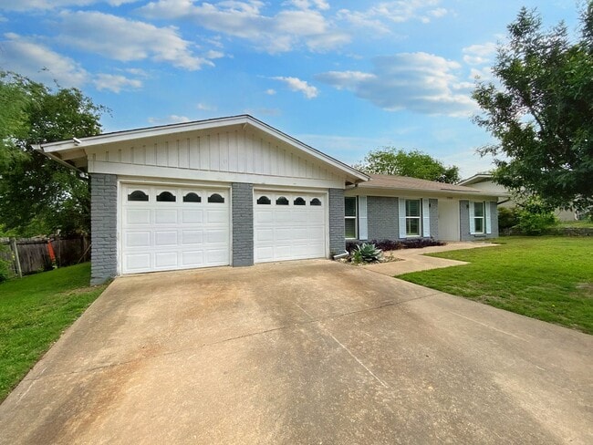 property at 2402 Ventura Dr